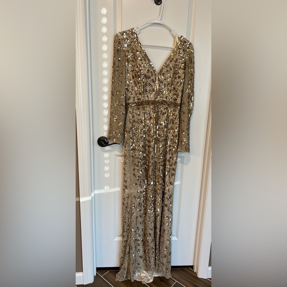 Beautiful Mac Duggal Dress only worn once for several hours